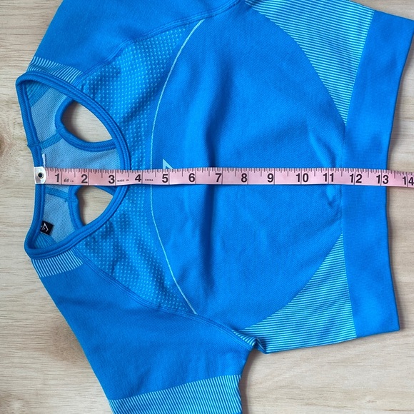 Gymshark Vibrant Blue Crop Top - Picture 12 of 15